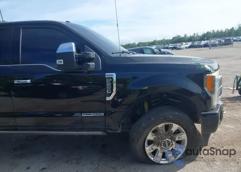 2017 Ford F-250 Platinum z USA, uszkodzony, nr VIN 1FT7W2BT5HEF31189